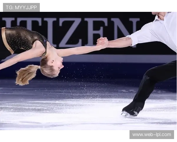 德国组合黑泽-沃罗登加拿大站双人滑短节目暂列第一 德国组合黑泽-沃罗登加拿大站双人滑短节目暂列第一